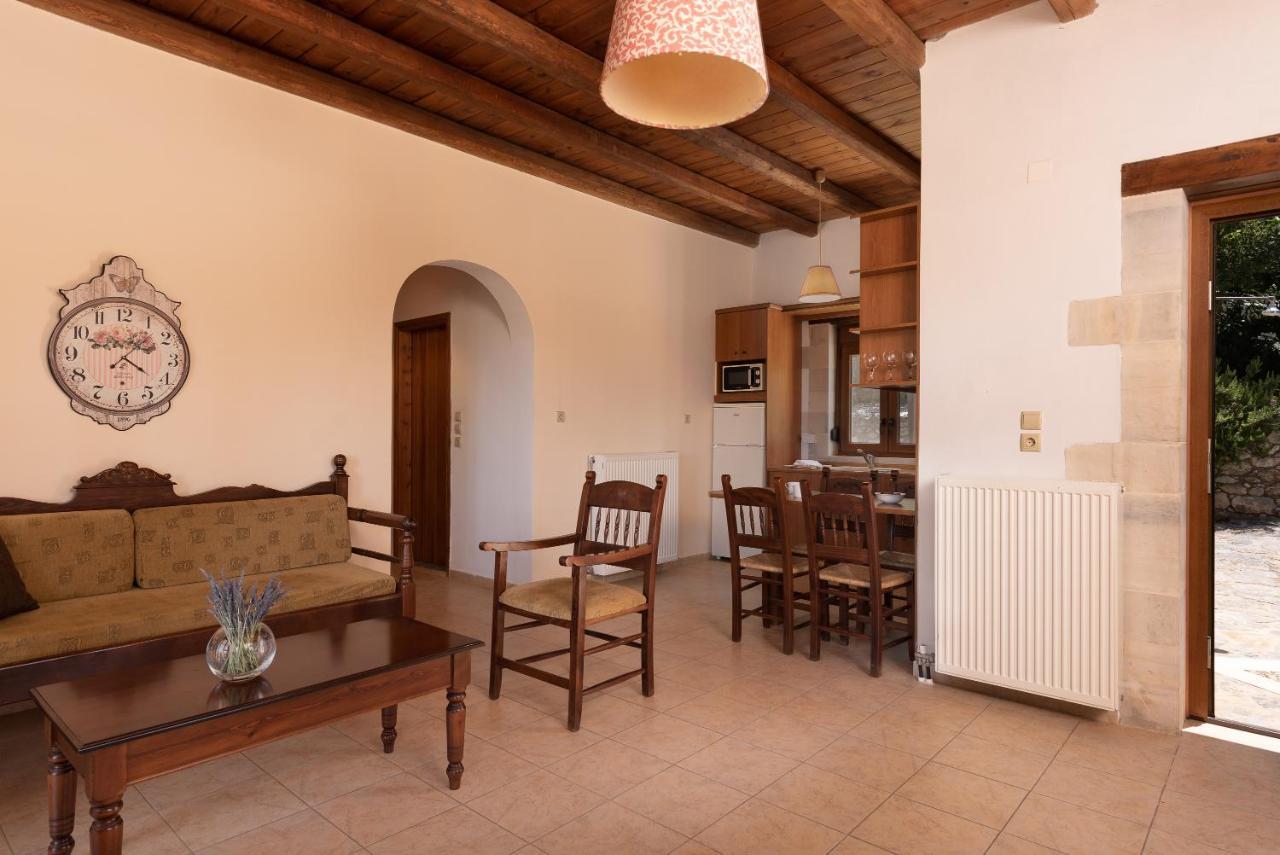 Koules Estate, With Private Pools & Bbq - Embracing Nature, By Thinkvilla Argouli Eksteriør bilde