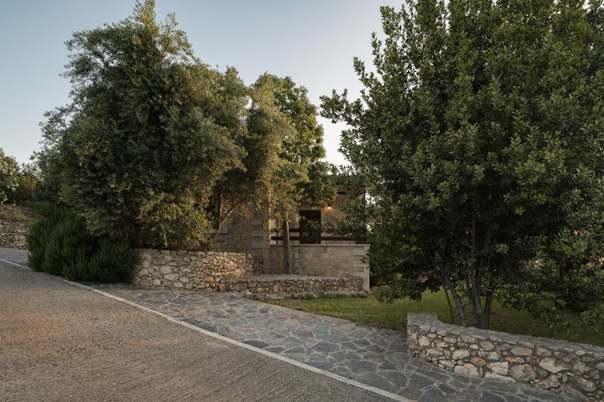 Koules Estate, With Private Pools & Bbq - Embracing Nature, By Thinkvilla Argouli Rom bilde